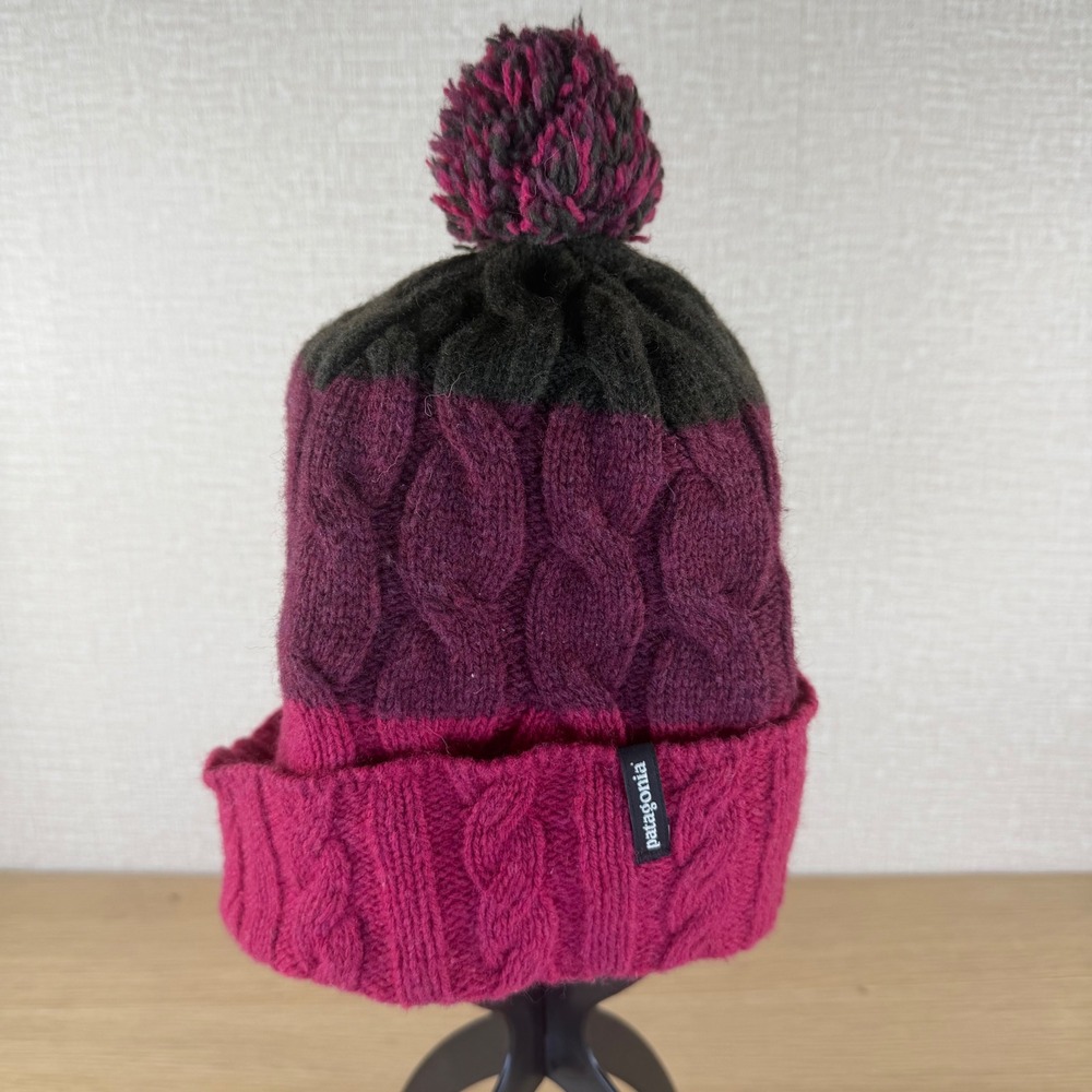Patagonia Cable Knit Pom Beanie Pink Burgundy Charcoal Colorblock Winter Hat